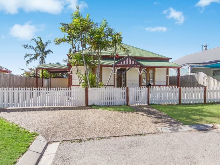 16 Tango Court, KIRWAN