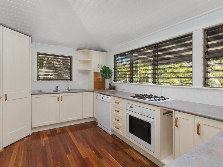 Sold - 16 Lawson Street - New Property in MYSTERTON - Real Estate by Brad Matheson