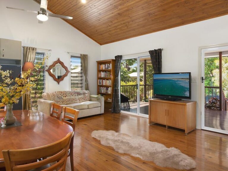 Sold - 8B Fourth Avenue - New Property in SOUTH TOWNSVILLE - Real Estate by Brad Matheson