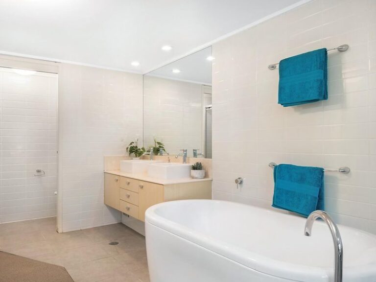 Sold - 301/72-74 The Strand - New Property in NORTH WARD - Real Estate by Brad Matheson