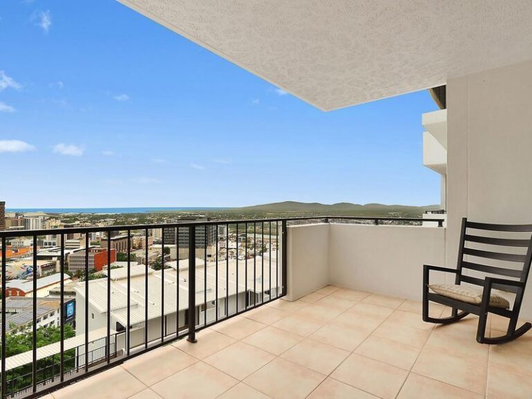 73/1 Stanton Terrace, Townsville City