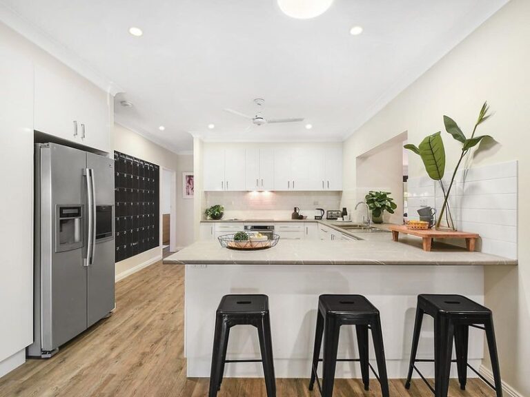 8 Durnley Court, Rasmussen