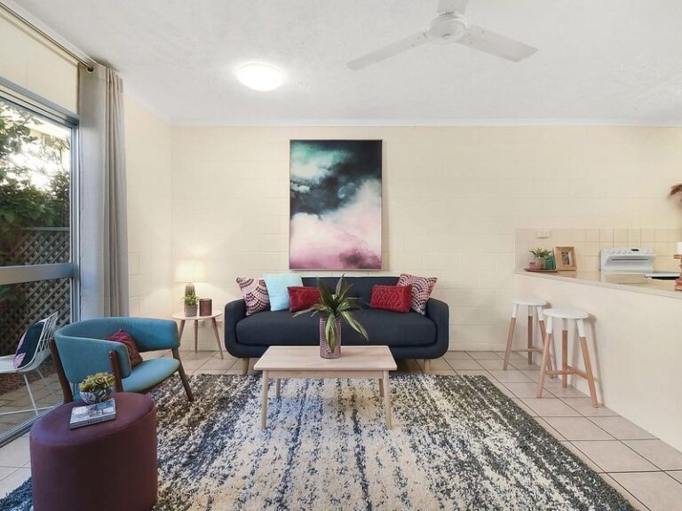 4/7 Cook Street, North Ward