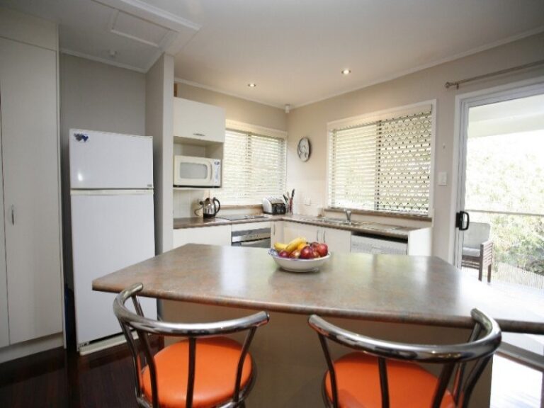 20 Nowland Avenue, CRANBROOK QLD 4814 - photo 2