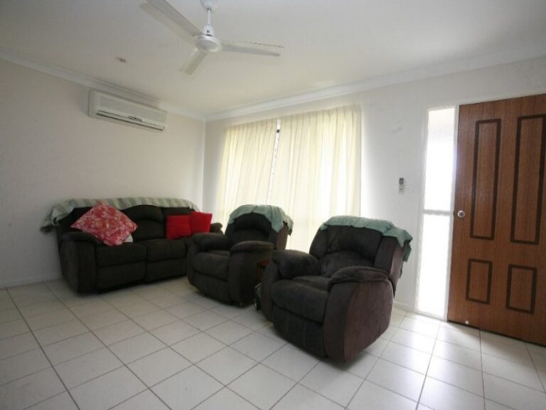 68 Woodwark Drive, BUSHLAND BEACH QLD 4818 - photo 4