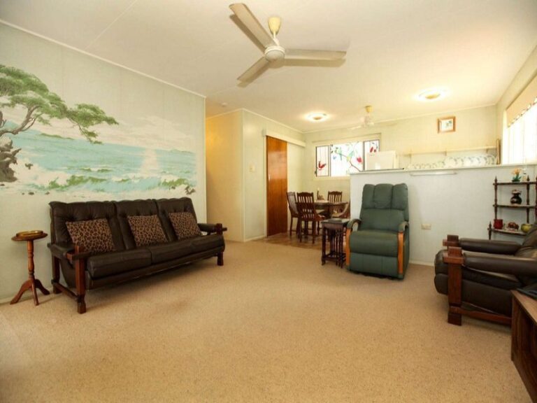 11 Stanton Terrace, NORTH WARD QLD 4810 - photo 5