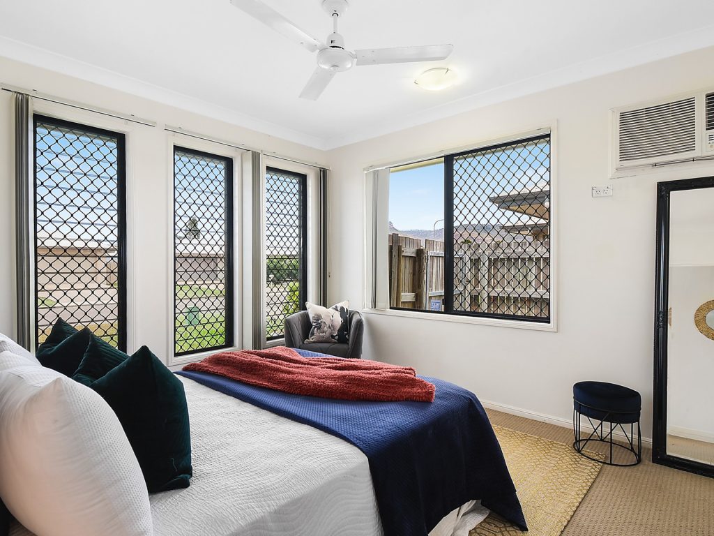 12 Peregrine Avenue, Kelso QLD 4815 - photo 4