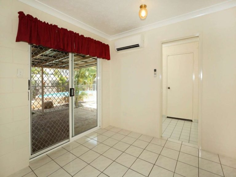 16 Lornsleigh Street, MOUNT LOUISA QLD 4814 - photo 4