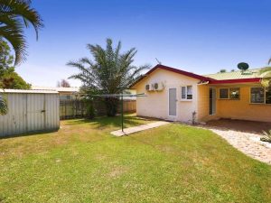 16 Lornsleigh Street, MOUNT LOUISA QLD 4814 - photo 9
