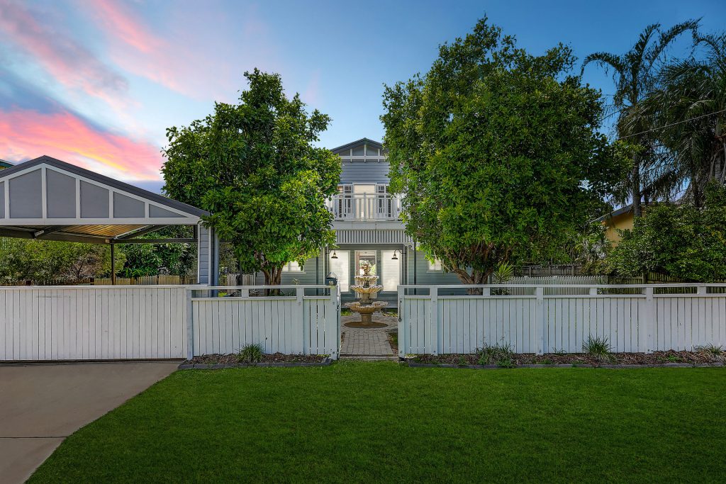 15 Lawson Street, Mysterton