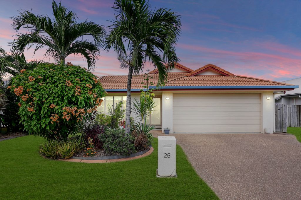 25 Riverwood Drive, Idalia