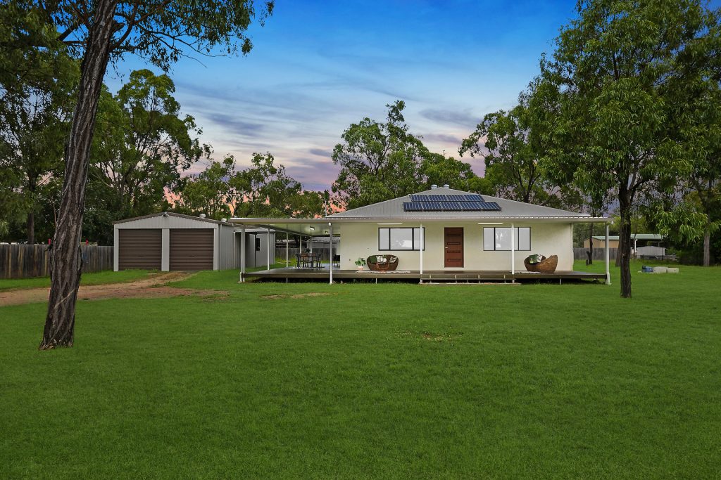 26 Frendon Parade, Mount Low