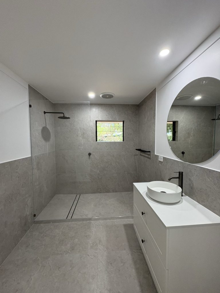 1401 Riverway Drive, Kelso