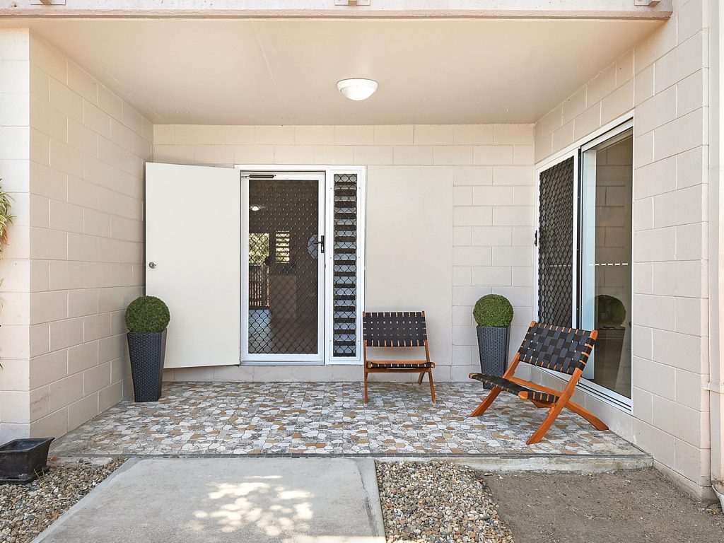 2/42 Cook Street, North Ward