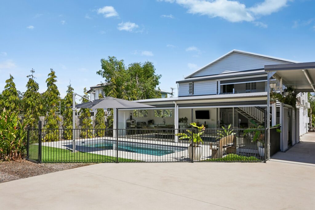 Auction - 52 Cheyne Street - New Property in Pimlico - Real Estate by Brad Matheson
