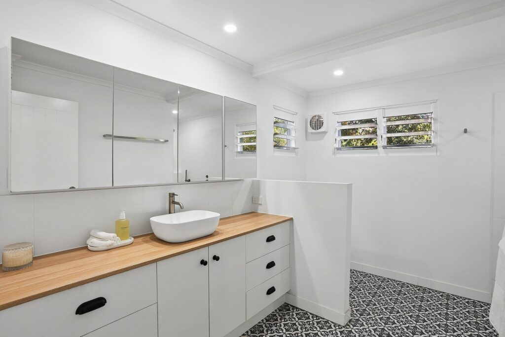 Auction - 52 Cheyne Street - New Property in Pimlico - Real Estate by Brad Matheson