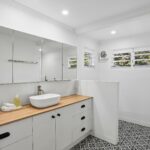 52 Cheyne Street Pimlico QLD 4812 AUS