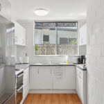 2/32 Carr Street Hermit Park QLD 4812 AUS
